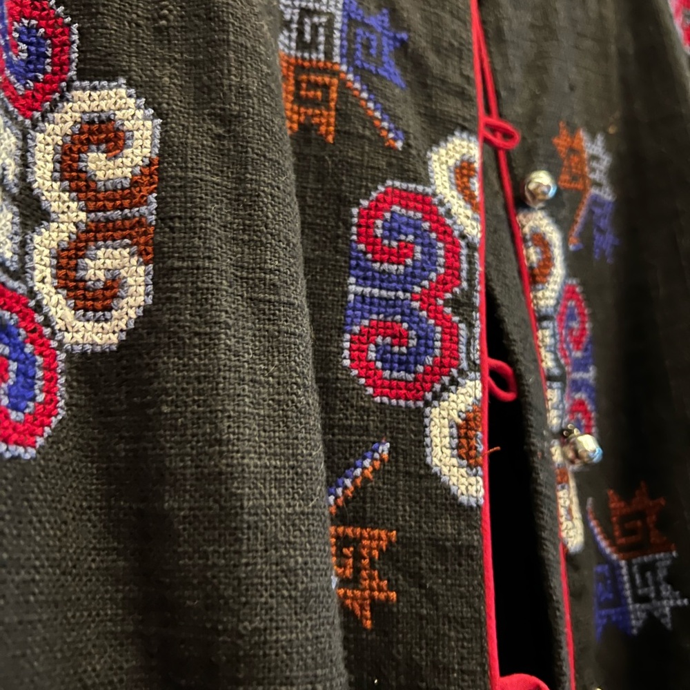 Hmong-Style Embroidered Black Jacket - Picture 3 of 7